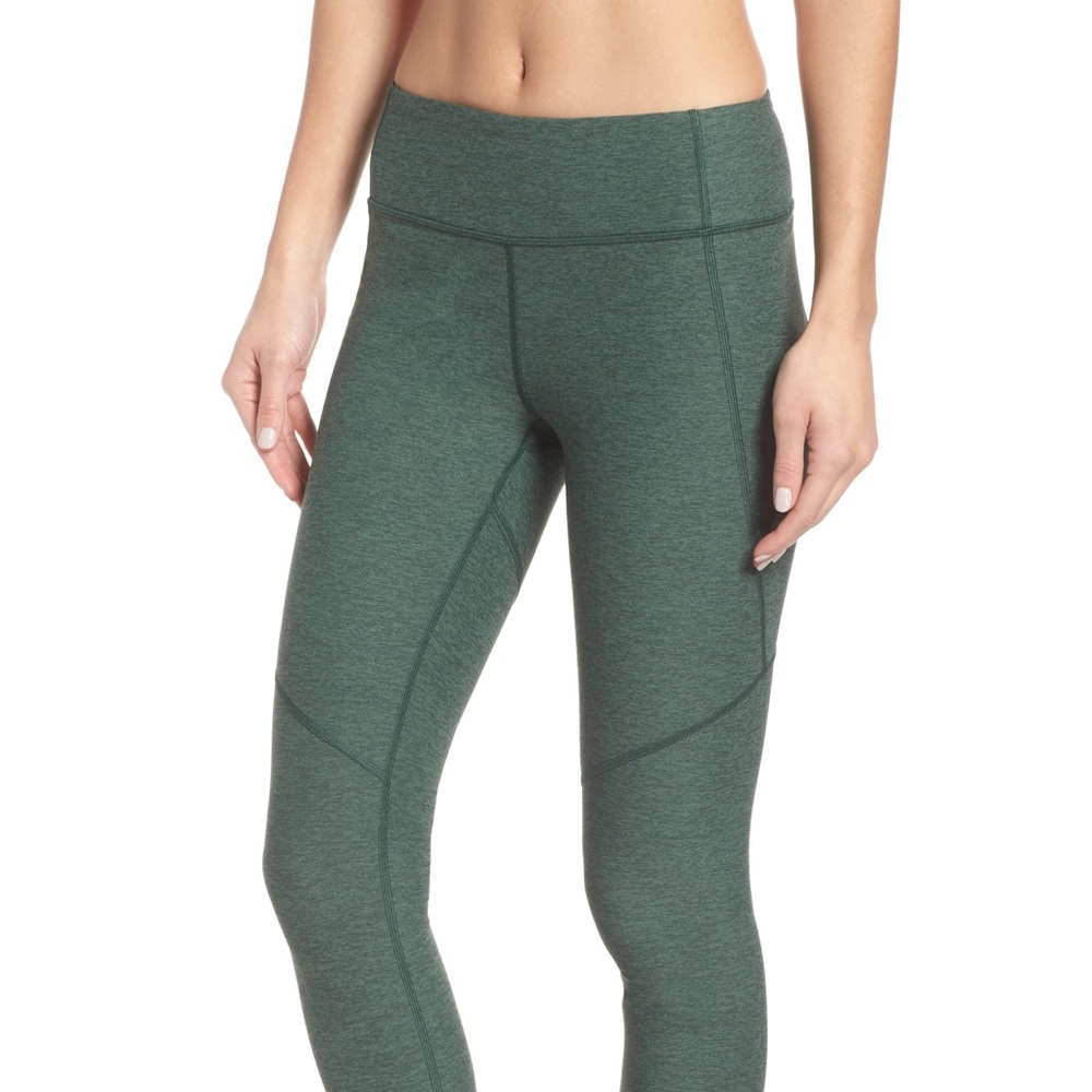 Outdoor Voices green 7/8 warmup leggings